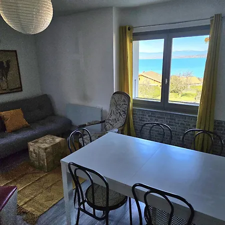 La Petite Maison Vue D'elise